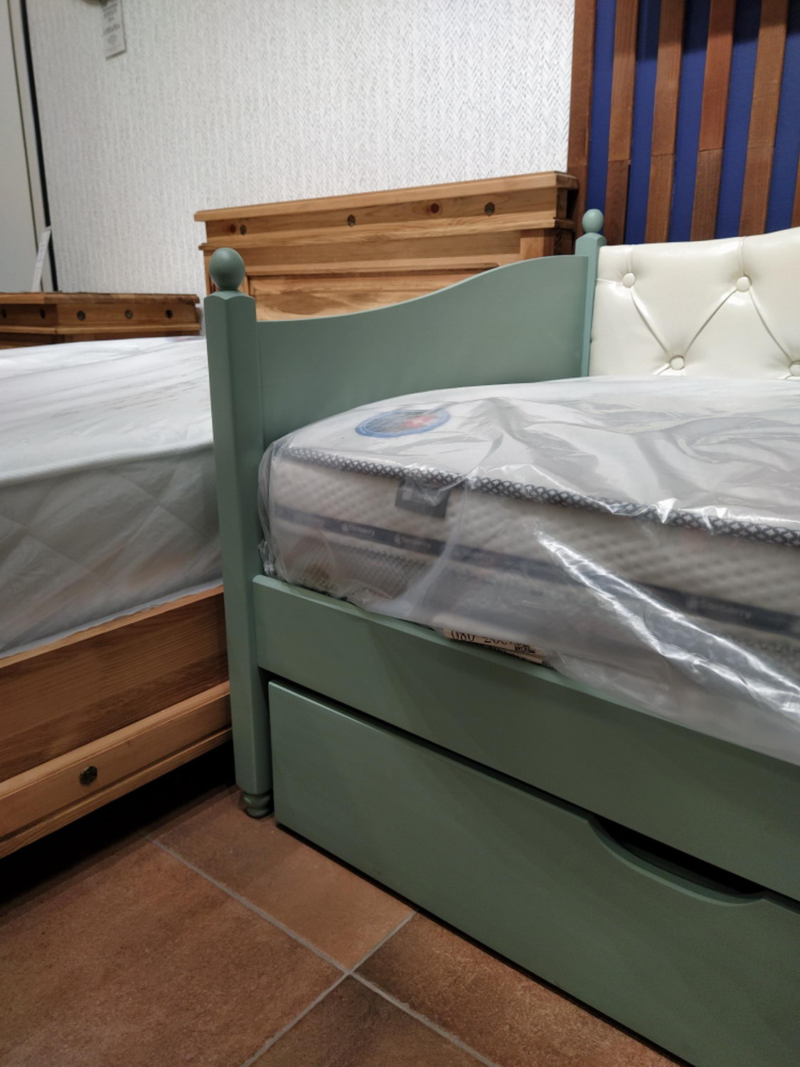 Тахта Айно №8 с мягким изголовьем с ящиками 900х2000