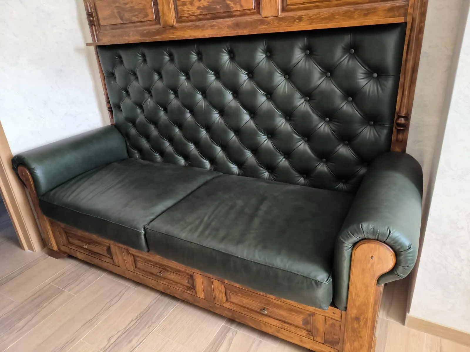 Диван из кожи в цвете дуб Луи Филипп НК 03 (кожзам)