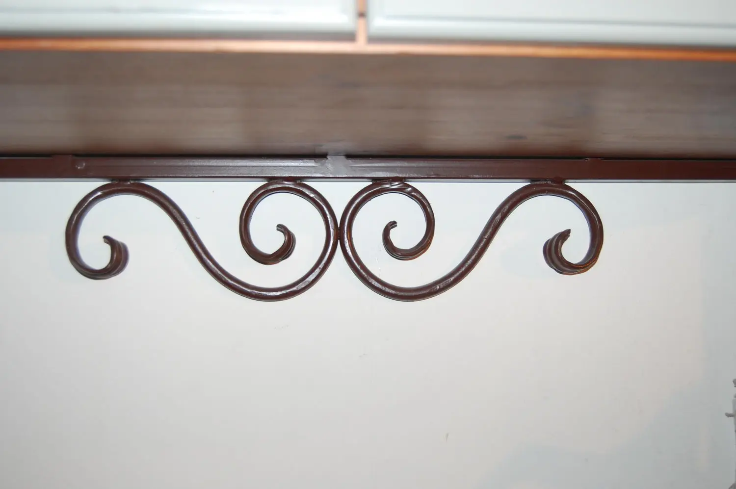 Граверса Валенсия 2-46 кованая, сосна