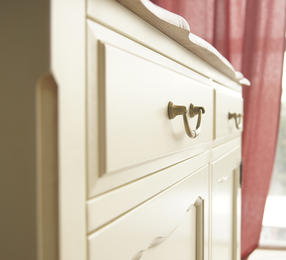 Комод из дерева "Leontina" с ящиками