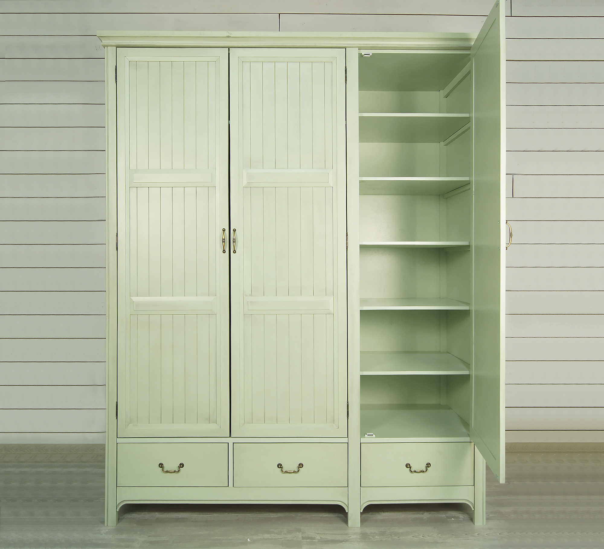 Шкаф трёхстворчатый массив "Olivia"