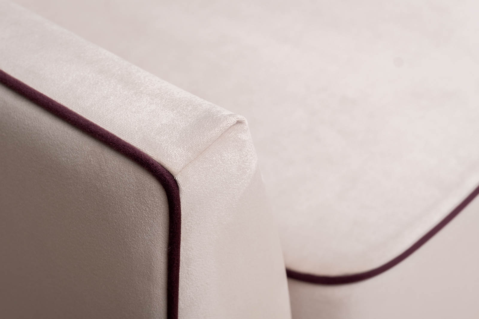 Диван Mores(K)кант трехместный раскладной, велюр бежевый Colton 002-BEG