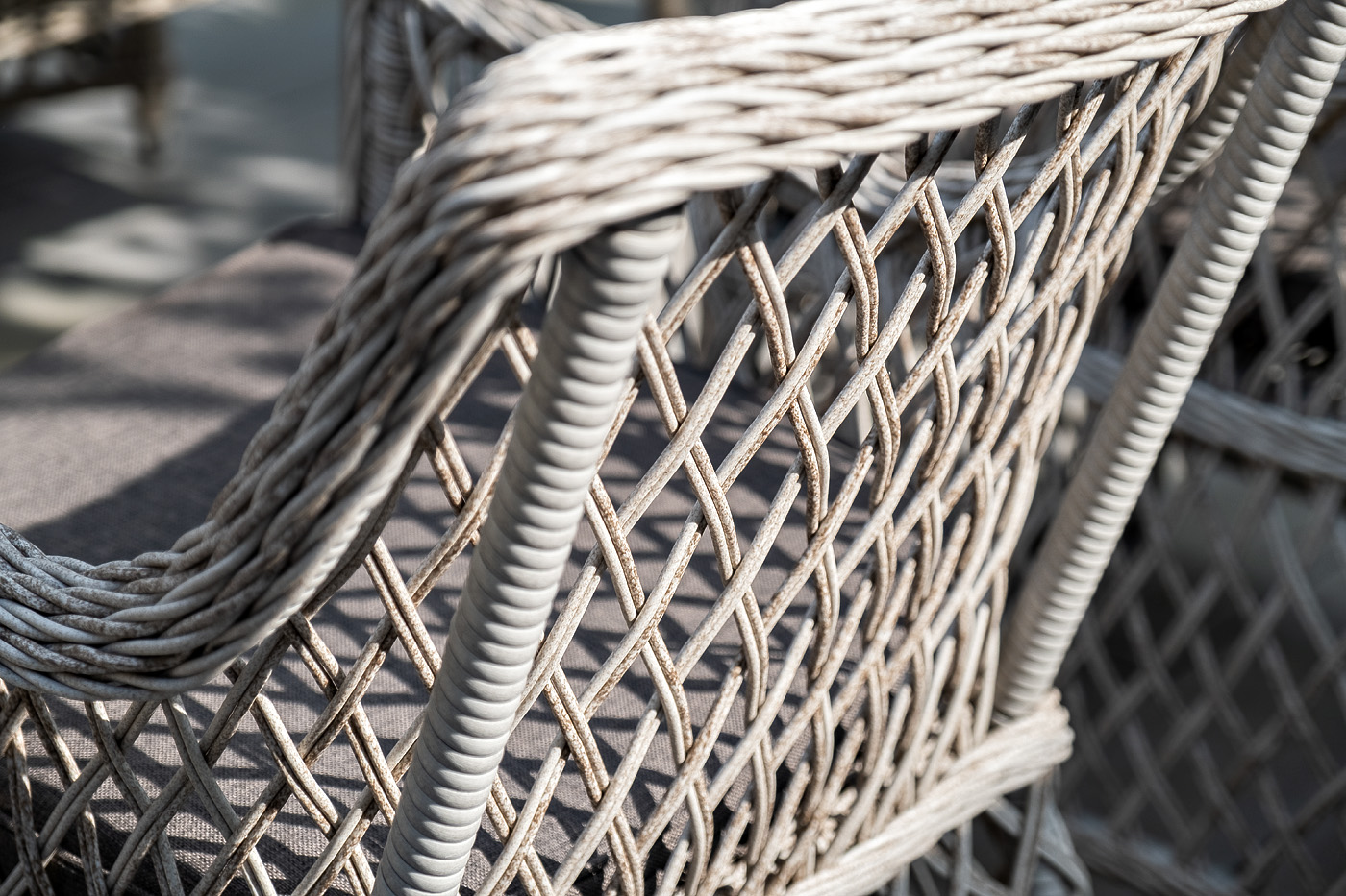 "Латтини" плетеное кресло из искусственного ротанга, цвет бежевый