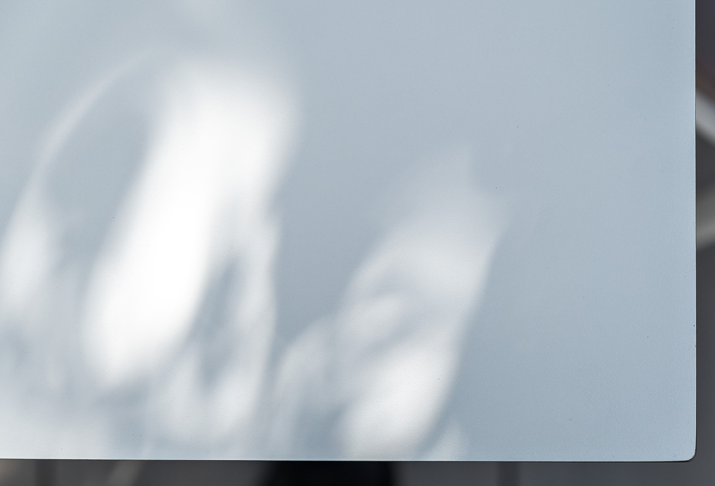 "Малакио" обеденная группа на 6 персон со стульями "Марцелло", каркас белый, роуп светло-серый